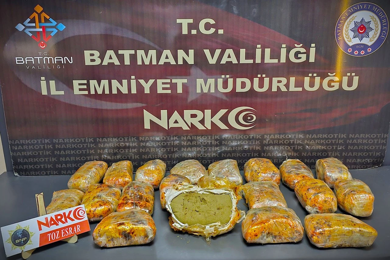 11 KİLO TOZ ESRAR ELE GEÇİRİLDİ