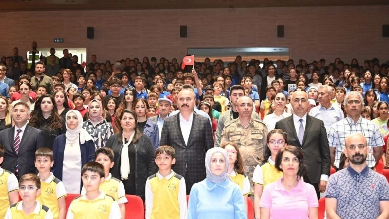 ÇOCUK KOROSUNDAN MÜZİK ZİYAFETİ