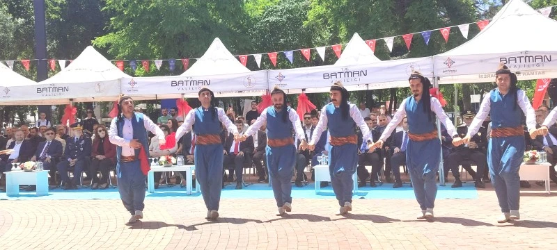 GENÇLERİN BAYRAMI BATMAN’DA GÖRKEMLİ KUTLANDI