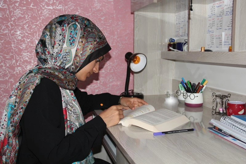 batmanlı genc kızdan