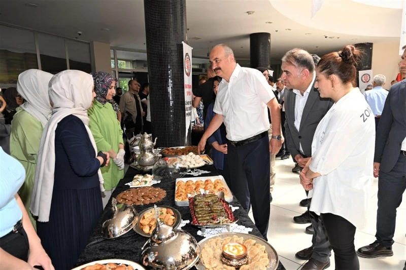 TÜRK MUTFAĞI YÖRESEL TATLARLA ŞENLENDİ 