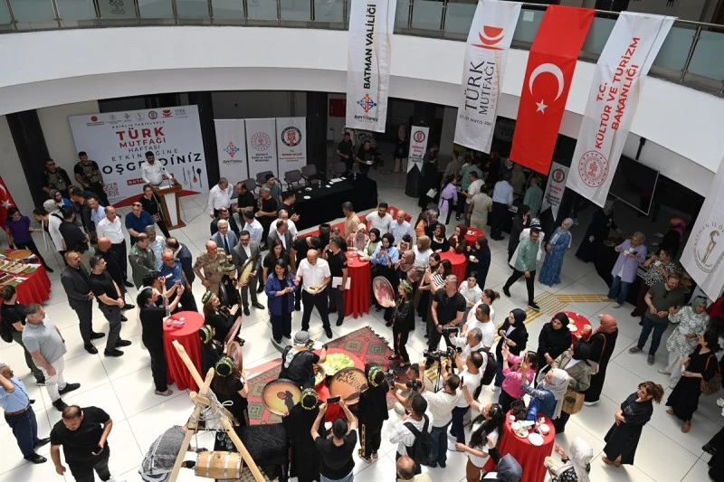 TÜRK MUTFAĞI YÖRESEL TATLARLA ŞENLENDİ 