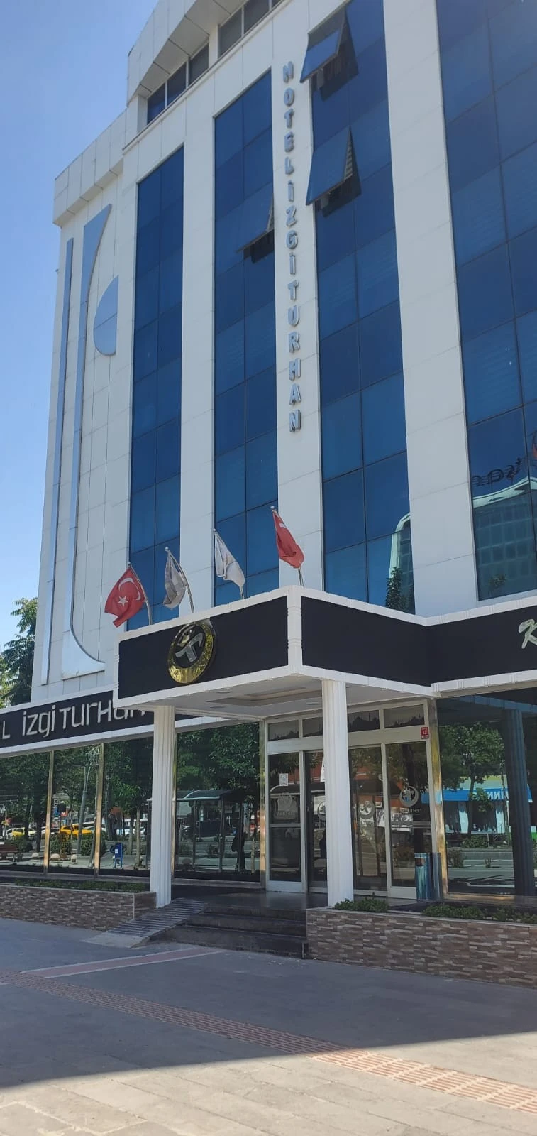 YENİ YÜZÜYLE OTEL İZGİ TURHAN HİZMETE AÇILDI