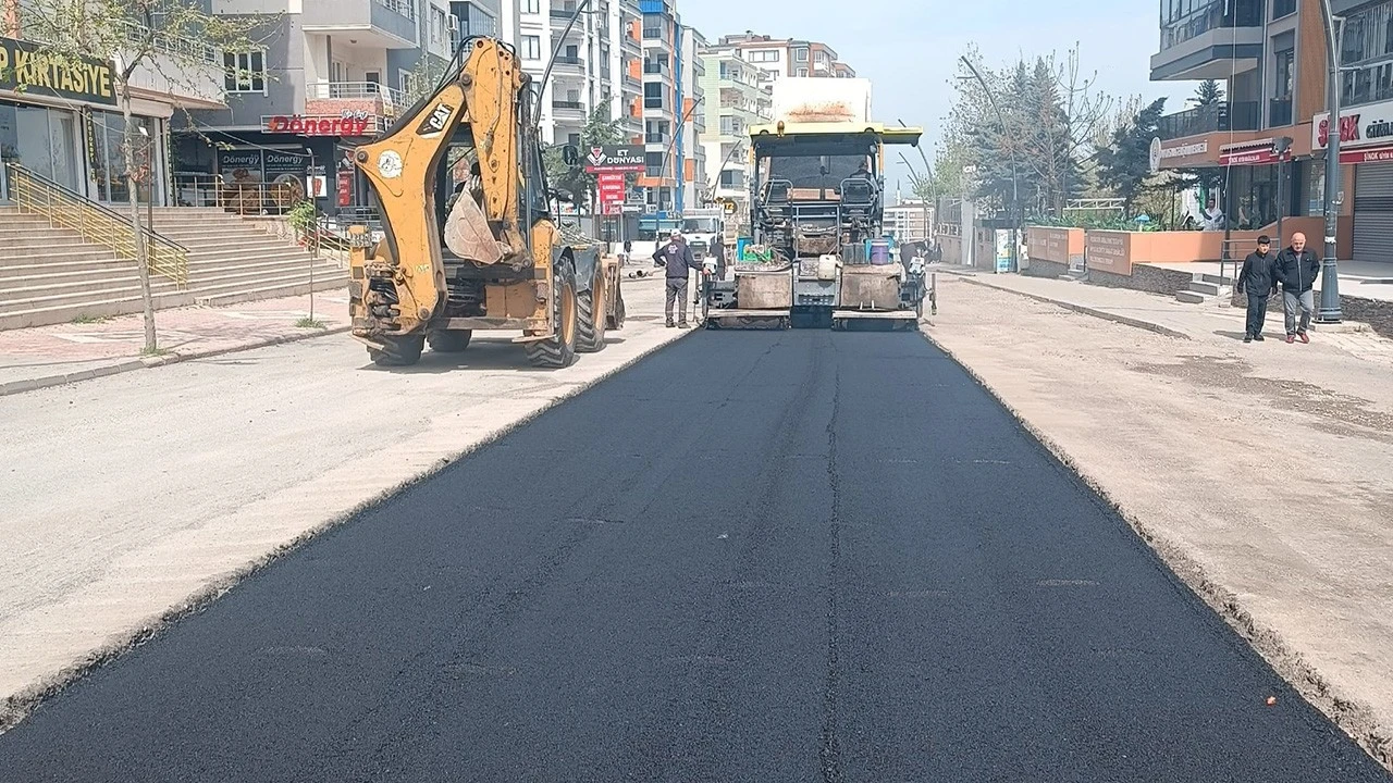 ATAULLAH HAMİDİ CADDESİ YENİLENDİ