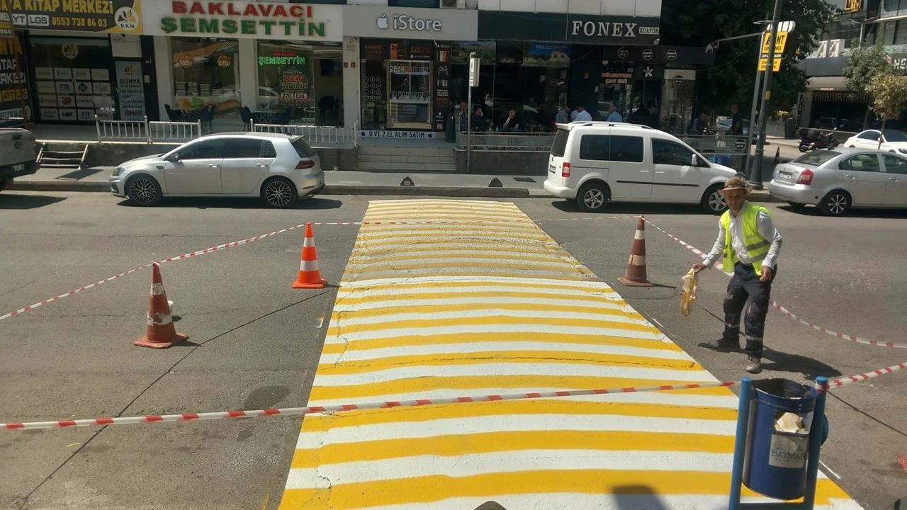 BATMAN'DA YENİ &Ccedil;İZGİLER, YENİ &Ouml;NLEMLER