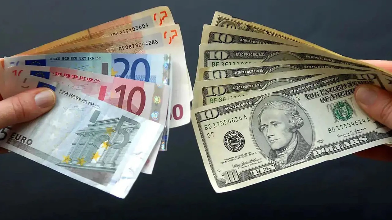 DOLAR Y&Uuml;KSELİŞLE BAŞLARKEN EURO GERİLEDİ