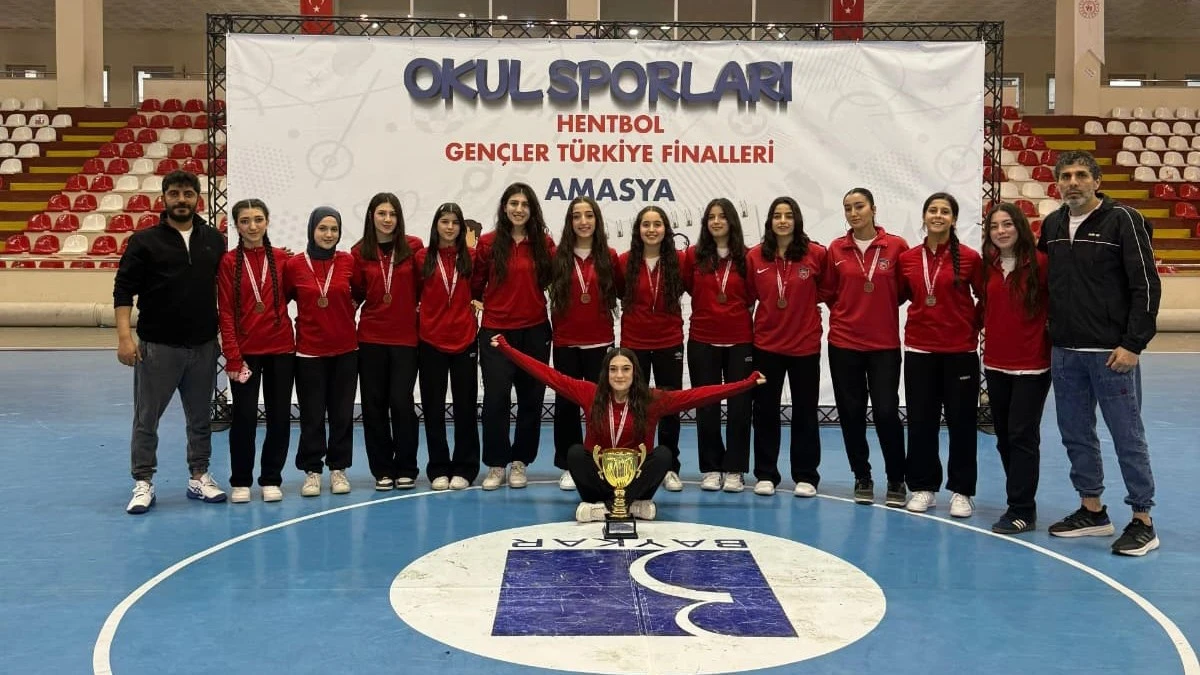 D&Ouml;RD&Uuml;NC&Uuml; KEZ FİNALLERDE, BU KEZ K&Uuml;RS&Uuml;DE