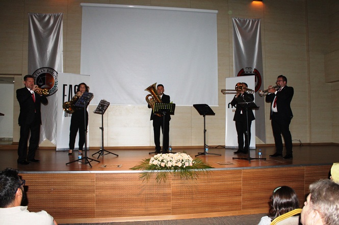 GOLDEN HORN BRASS’DAN  KONSER