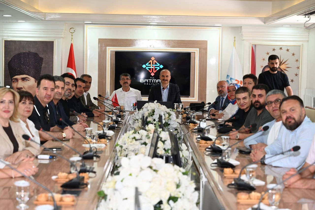 VALİ CANALP, CEO HEYETİNİ AĞIRLADI