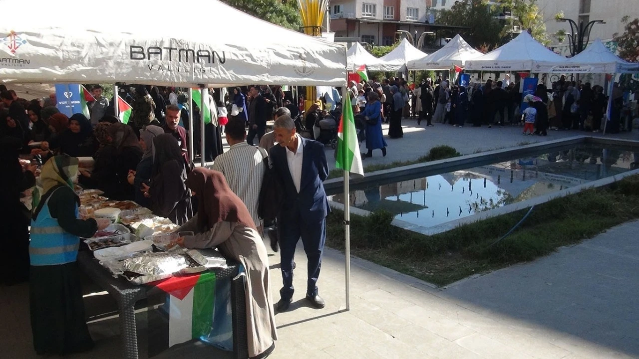 GAZZE İÇİN HAYIR ÇARŞISI