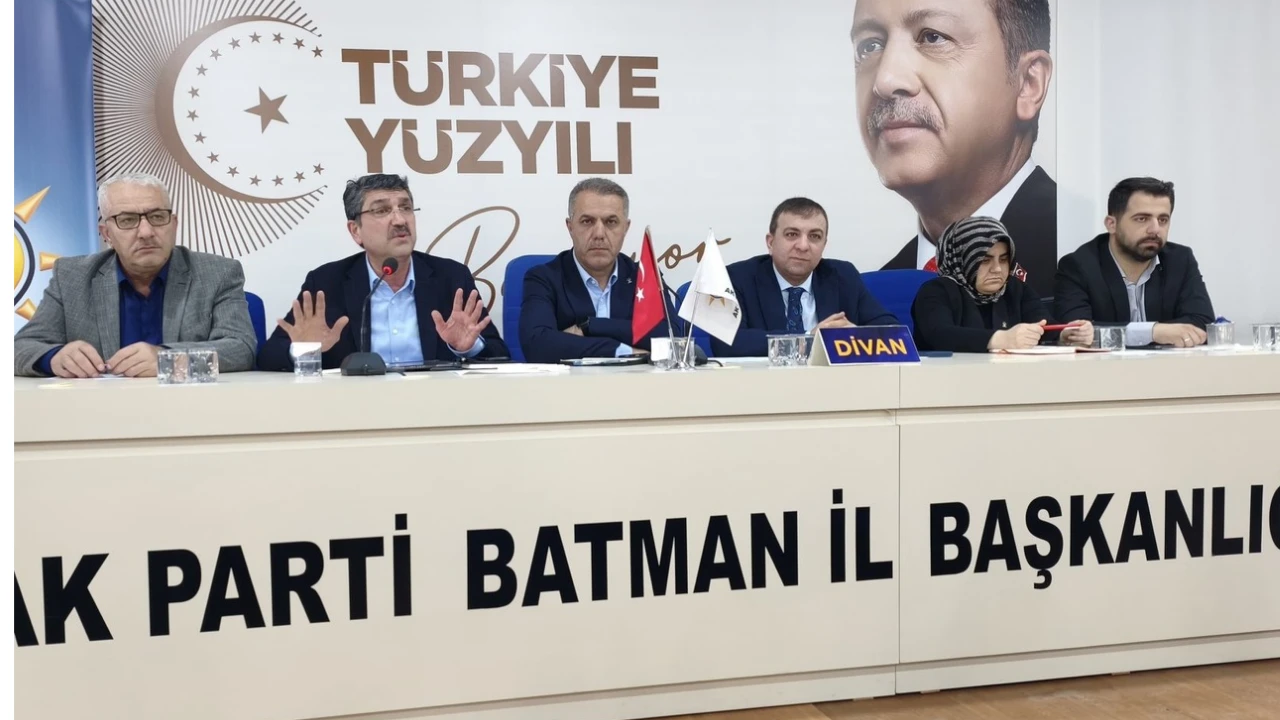 AK PARTİ BATMAN&rsquo;DA D&Uuml;ĞMEYE BASTI