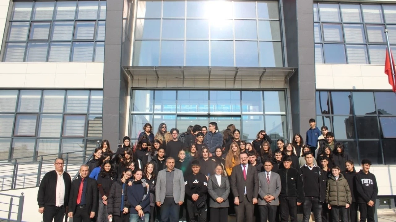 ÖĞRENCİLERE SİVİL TOPLUM BİLİNCİ AŞILANDI