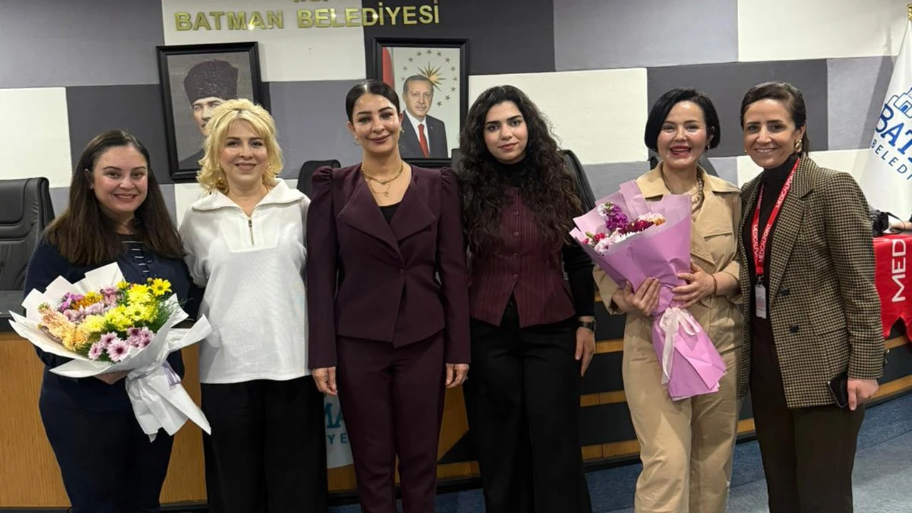 FARKINDALIK PANELİ YOĞUN İLGİ G&Ouml;RD&Uuml;