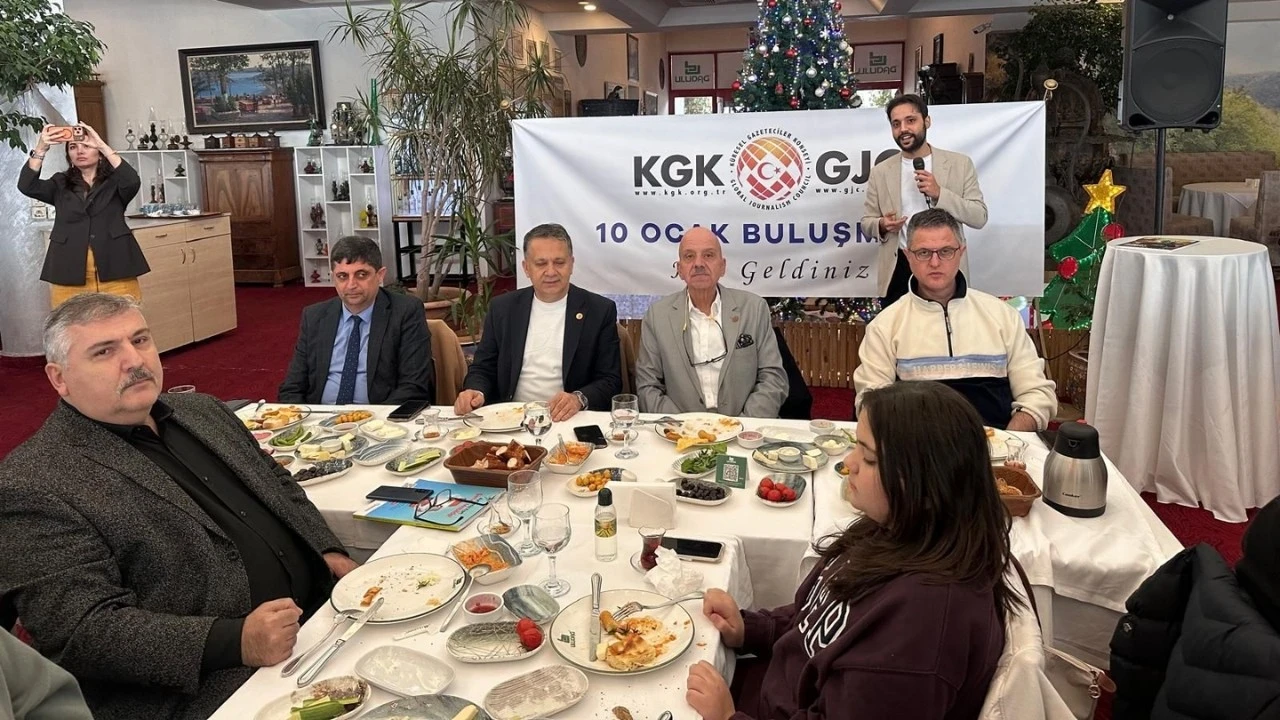 KGK&rsquo;DAN &Ccedil;İFT MERKEZLİ GAZETECİ BULUŞMASI