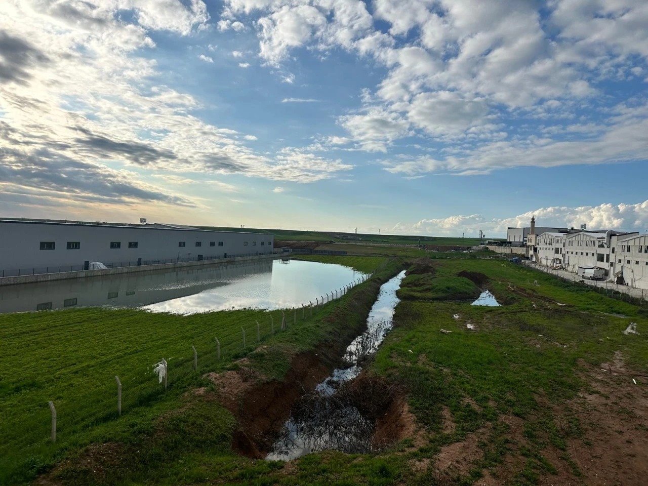 MİLYONLUK DEPOLARI SU BASTI!