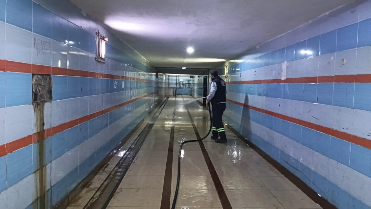 TARİHİ ALT GEÇİT KAPATILDI