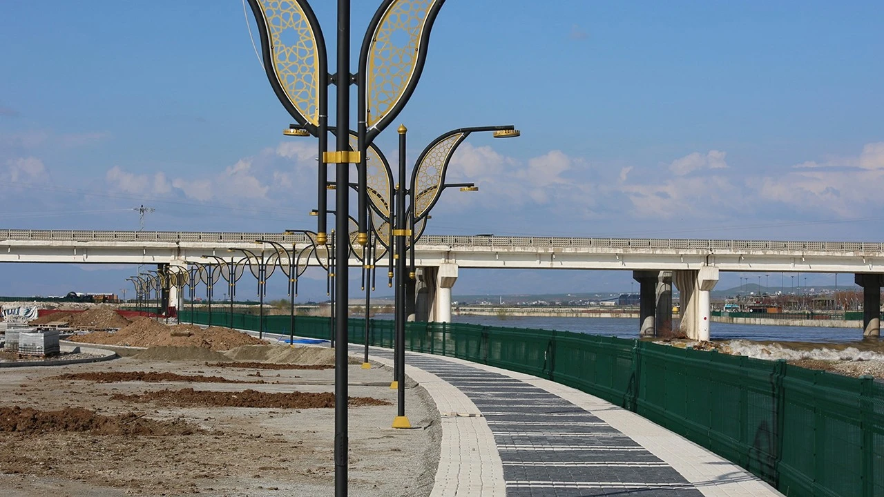 Y&Uuml;R&Uuml;Y&Uuml;Ş VE SPOR ALANLARI ŞEKİLLENİYOR