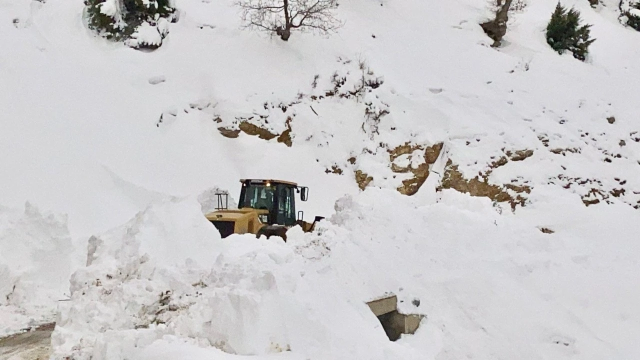 SASON&rsquo;DA KARLA M&Uuml;CADELE ARALIKSIZ S&Uuml;R&Uuml;YOR