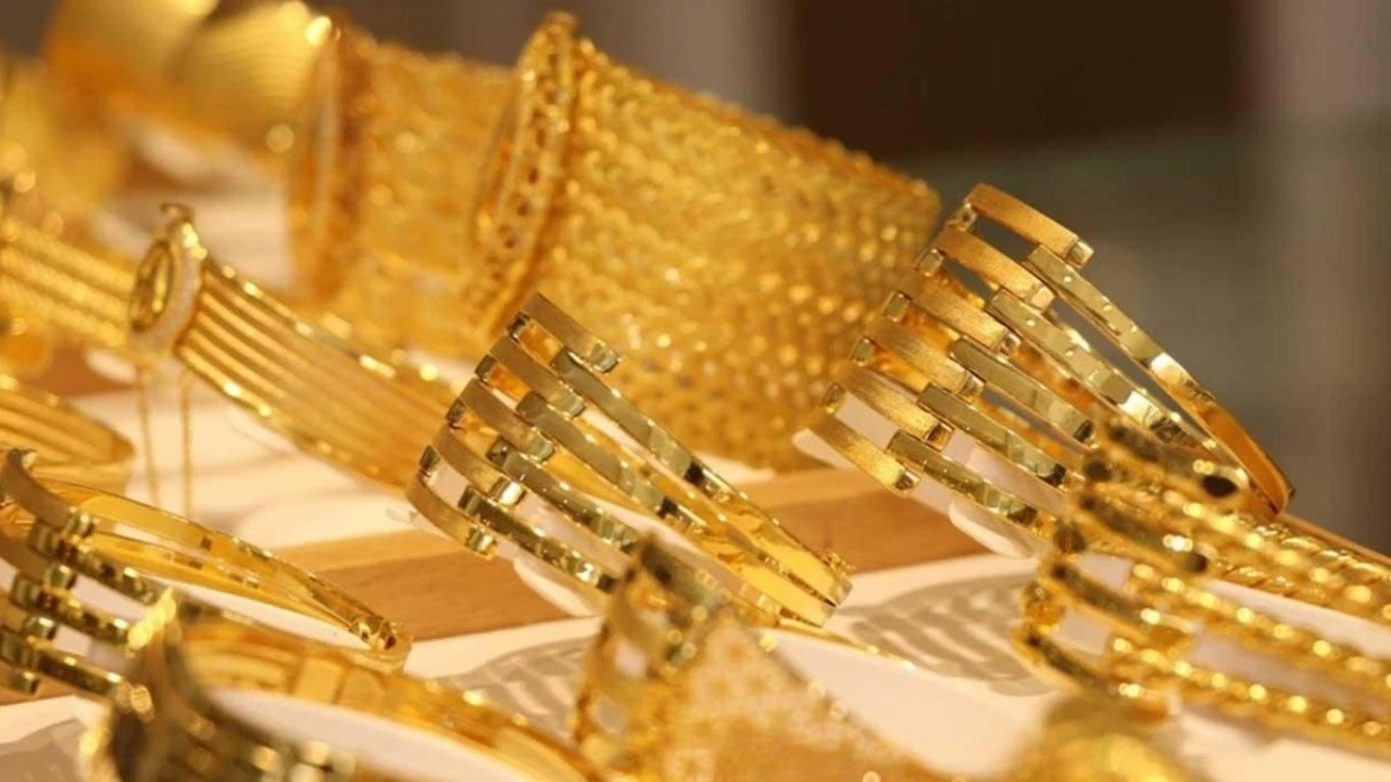 ALTIN REKORA G&Ouml;Z KIRPIYOR