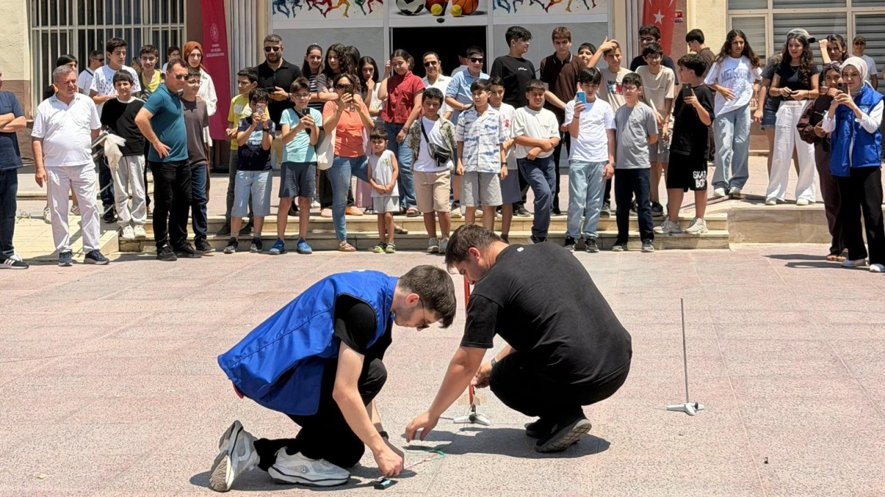 GEN&Ccedil;LERİN TEKNOLOJİ ESERLERİ G&Ouml;R&Uuml;C&Uuml;YE &Ccedil;IKTI