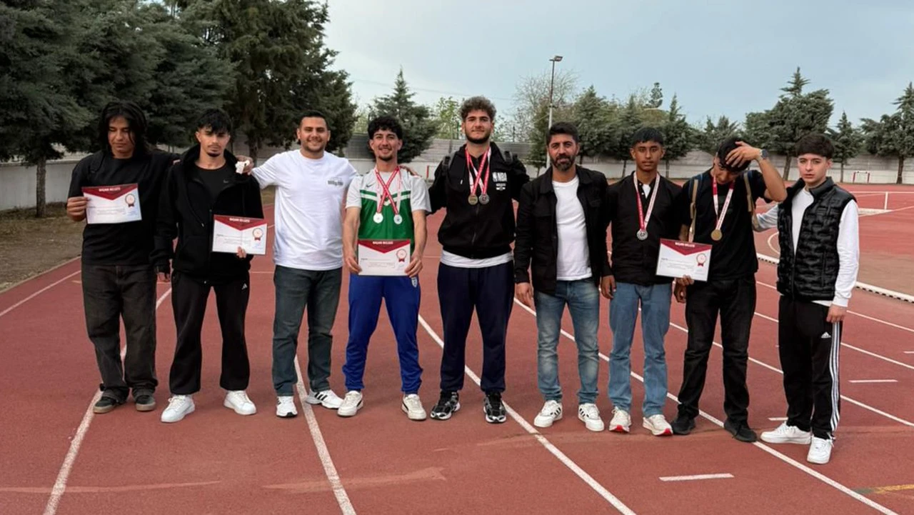 BOĞAZİ&Ccedil;İ KOLEJİ FİNAL BİLETİNİ KAPTI