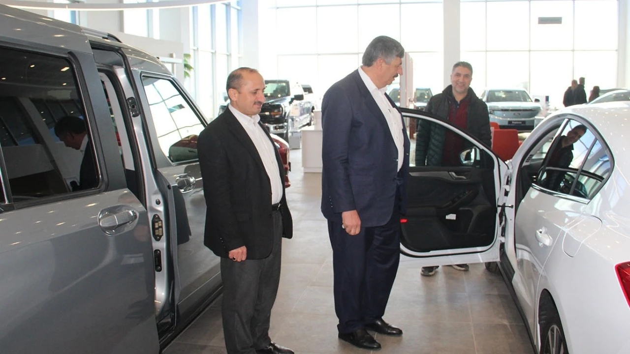 ESNAFIN ARAÇ SİPARİŞLERİ BAYİYE TESLİM EDİLDİ