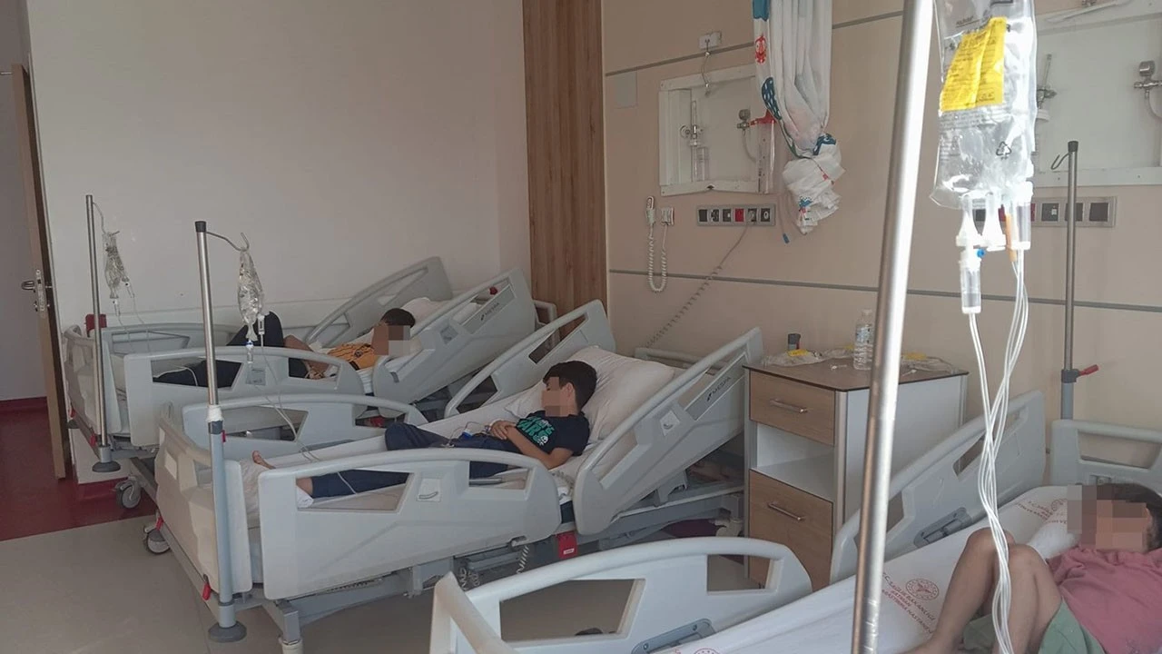 150 KİŞİYİ HASTANELİK EDEN D&Uuml;Ğ&Uuml;N PASTASI