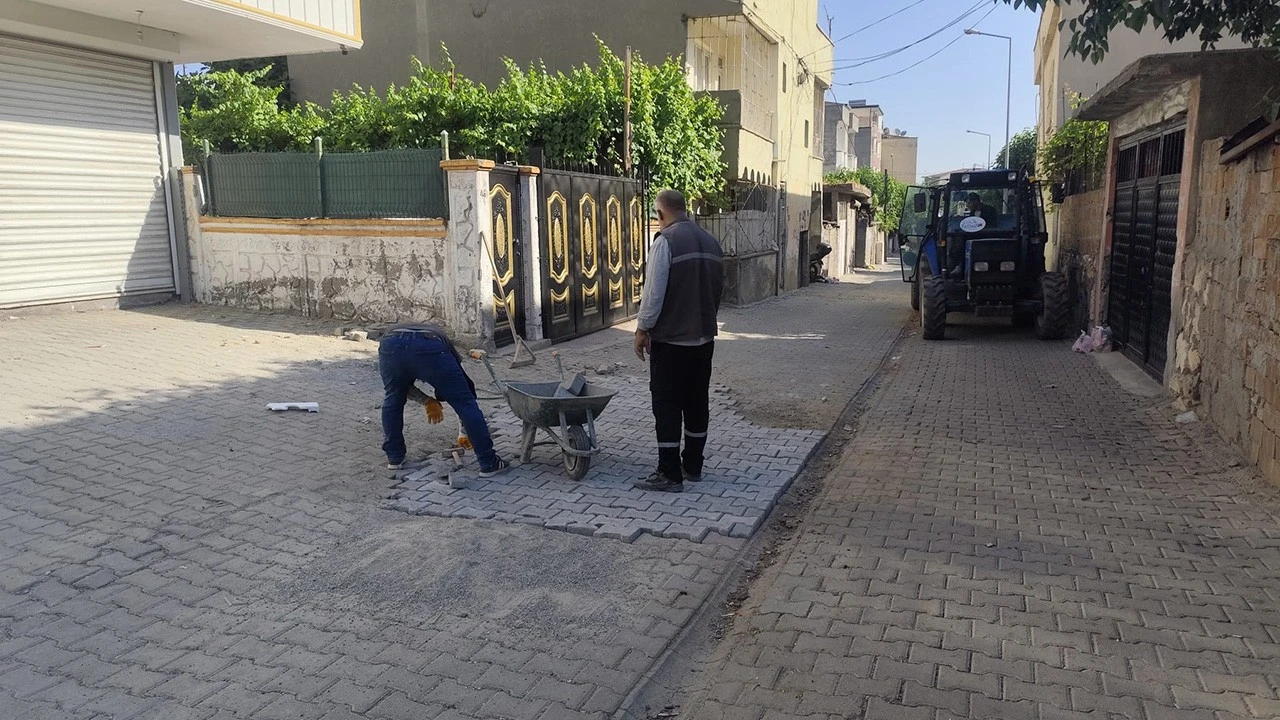 MAHALLEDE ULAŞIM ATAĞI! YOLLAR YENİLENİYOR