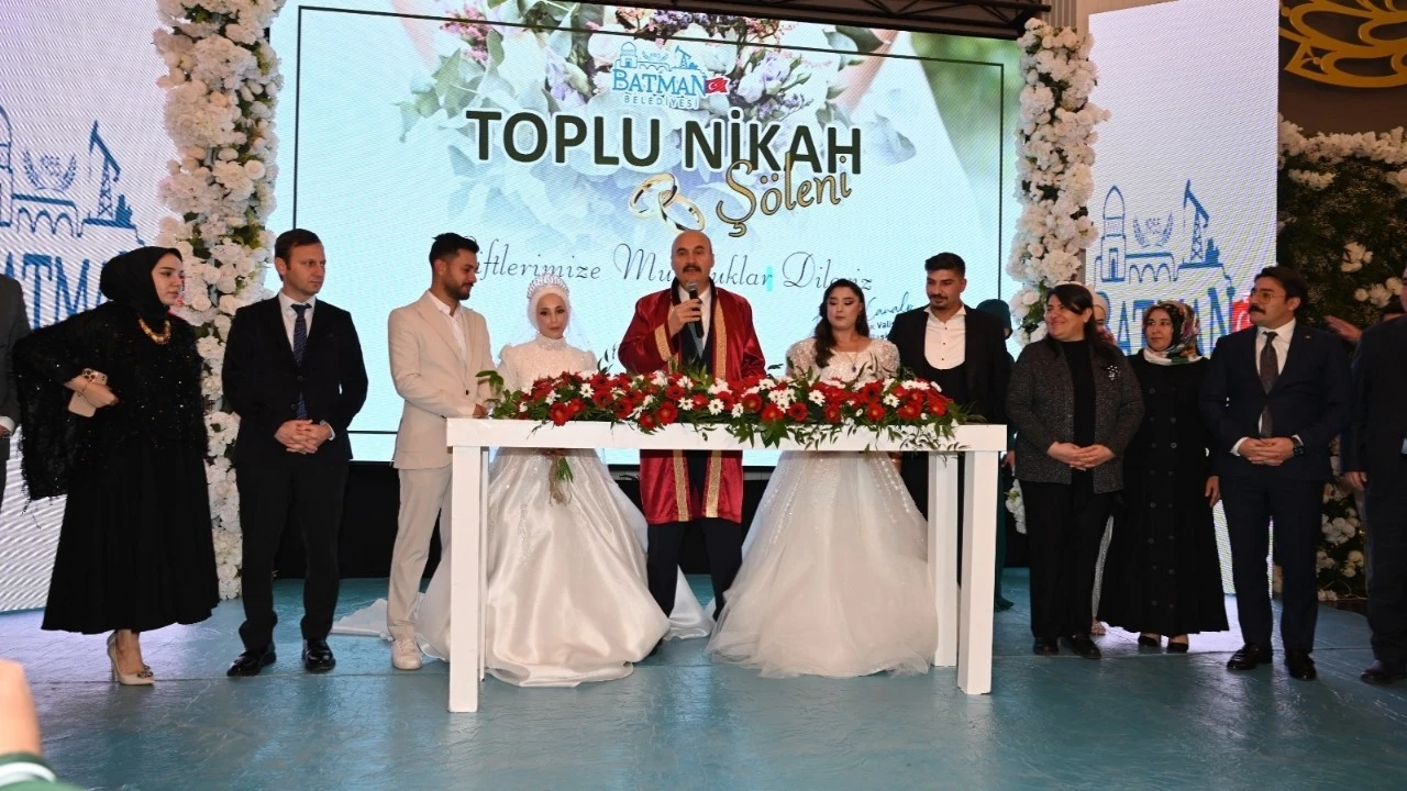 100 &Ccedil;İFT AYNI G&Uuml;N EVET DEDİ