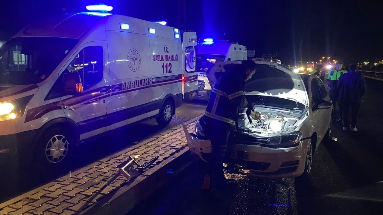 MADDİ HASARLI KAZA TRAFİĞİ AKSATTI