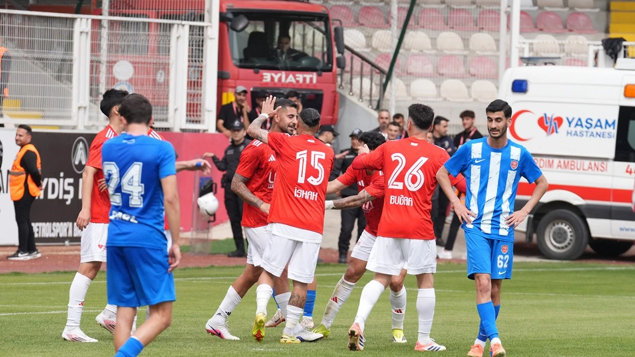 SEZONU TARİHİ FARKLA KAPATTI