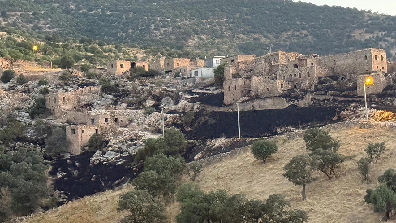 YANGIN &Ccedil;IKTI İTFAİYE M&Uuml;DAHALE EDEMEDİ