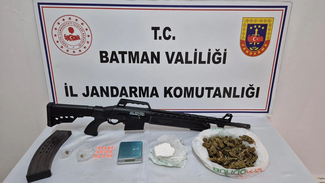 3 ADRESE BASKIN: ZEHİR TACİRİ YAKALANDI