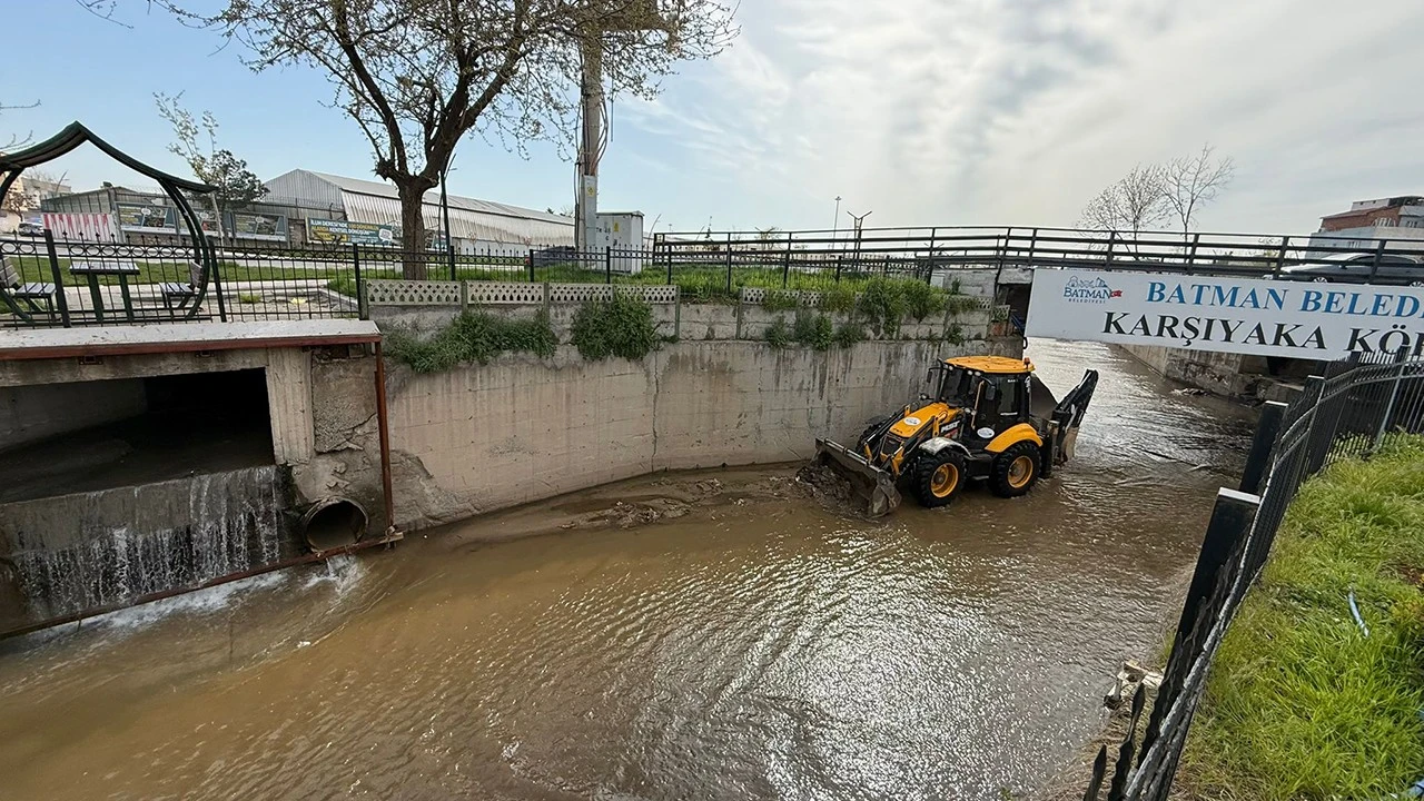 İLUH DERESİ TEMİZLENDİ