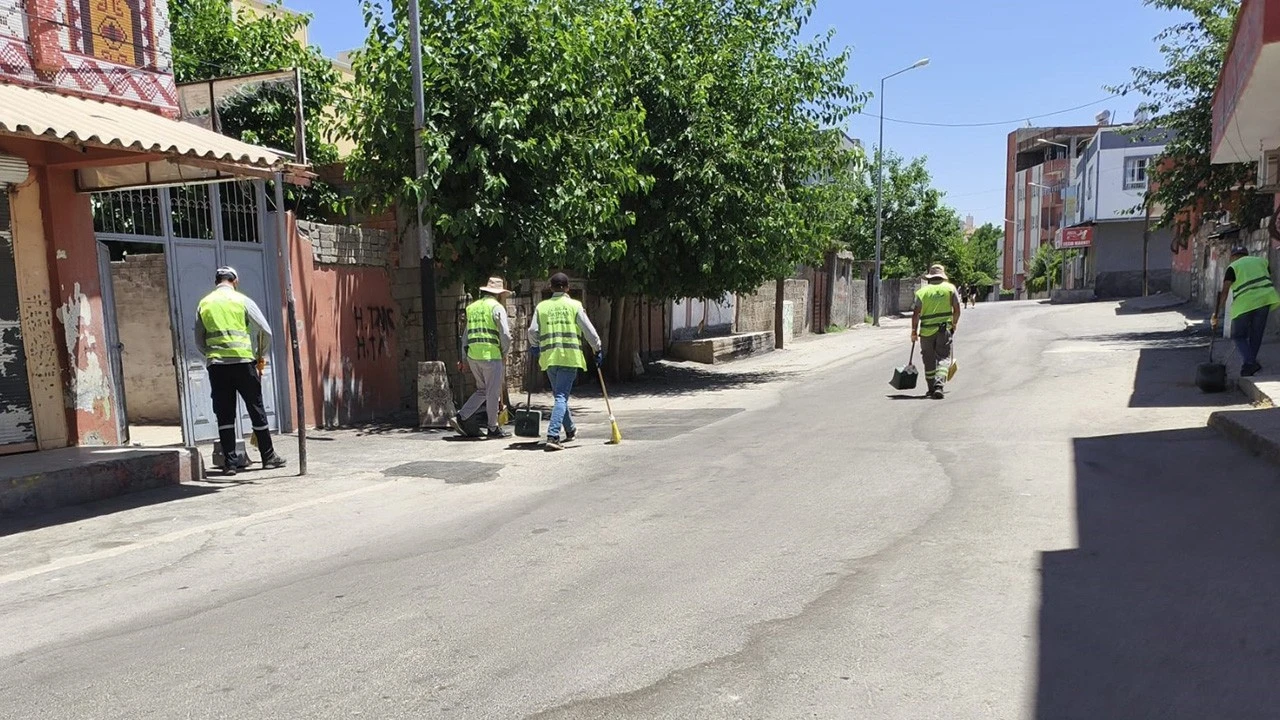 KENT GİRİŞLERİNDEN SEYİTLER MAHALLESİ&rsquo;NE YOĞUN MESAİ