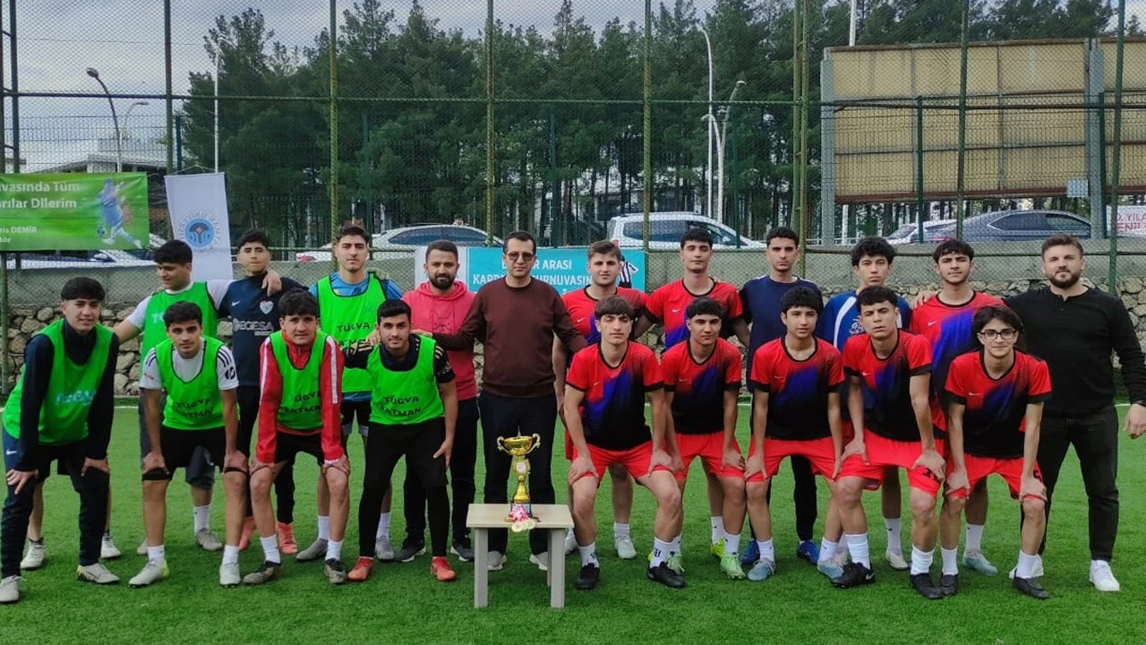 ŞAMPİYON BATMAN LİSESİ