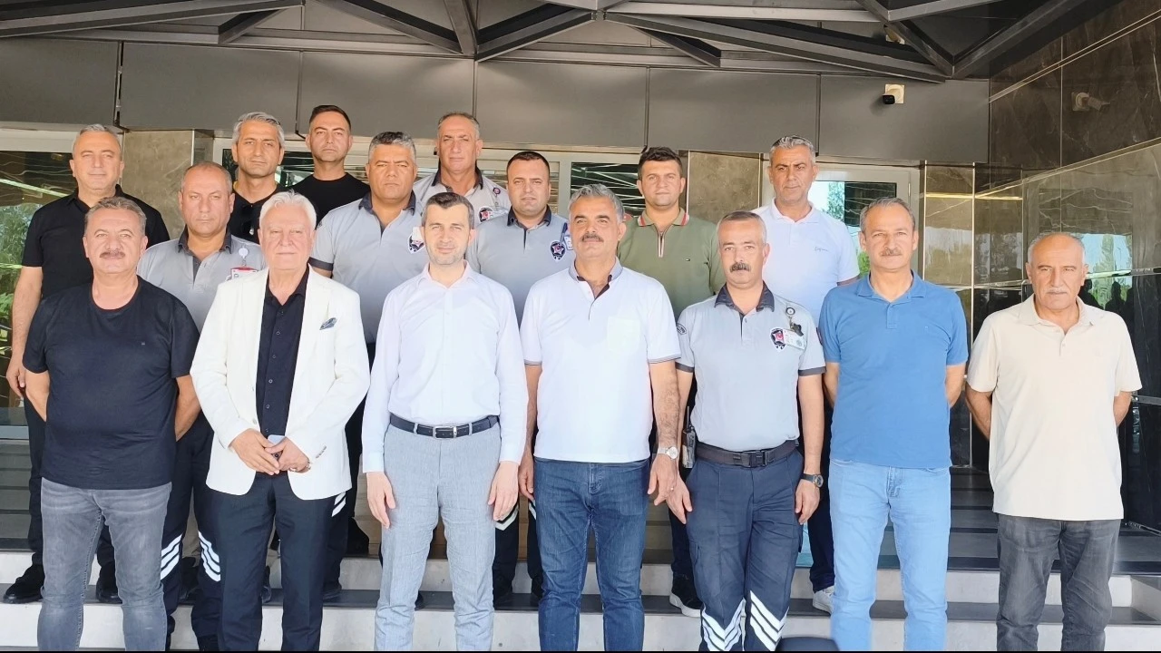TP B&Ouml;LGE M&Uuml;D&Uuml;R&Uuml; KARATAŞ G&Uuml;VENLİK PERSONELİYLE BULUŞTU