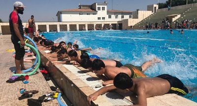 2 bin çocuk yüzme eğitimi alıyor!