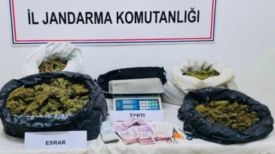 6 KİLO ESRAR ELE GEÇİRİLDİ