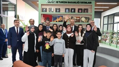 8 K&Uuml;T&Uuml;PHANE İLE EĞİTİM G&Uuml;&Ccedil;LENİYOR