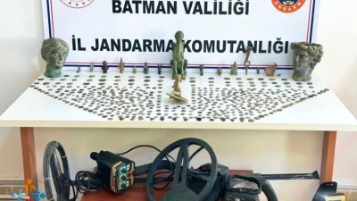 800'DEN FAZLA SİKKE ELE GEÇİRİLDİ