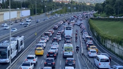 AĞUSTOS’TA TRAFİĞE 215 BİN YENİ ARAÇ GİRDİ