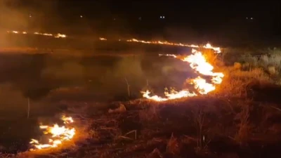 BATI RAMAN&rsquo;DA KORKUTAN YANGIN: ARA&Ccedil; VE ARAZİLER K&Uuml;LE D&Ouml;ND&Uuml;