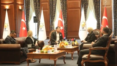 ANAVATAN PARTİSİ&rsquo;NDEN BAYRAMDA SİYASİ TRAFİK