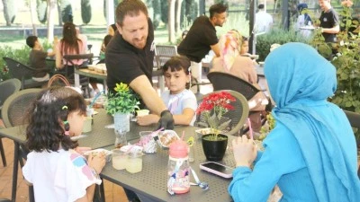 AŞURE GÜNÜ’NDE VATANDAŞLARA İKRAM