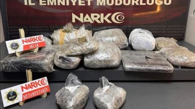 ARAÇTAN 12 KİLO UYUŞTURUCU ÇIKTI