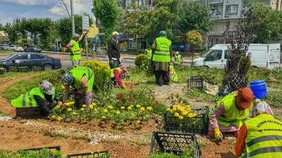 BATMAN'DA 70 BİN &Ccedil;İ&Ccedil;EKLE RENKLİ D&Ouml;N&Uuml;Ş&Uuml;M