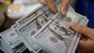 DOLAR VE EURO YÜKSELİŞTE 