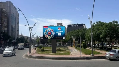 DÖRT NOKTAYA DİJİTAL TOTEM