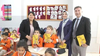 DR. AYTEN CANALP ÖĞRENCİLERLE BİR ARAYA GELDİ